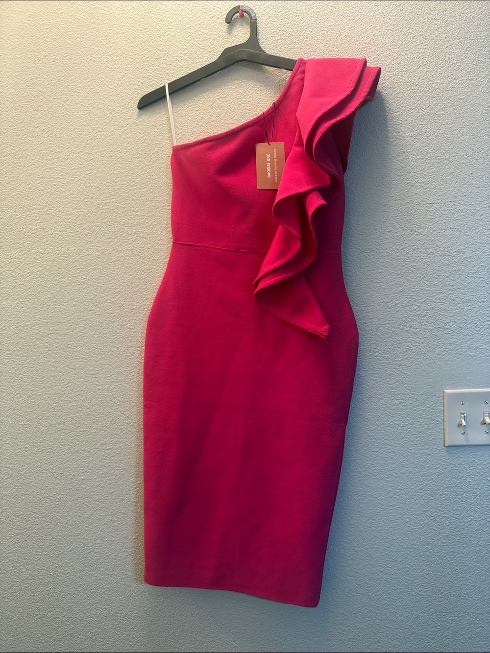 One-Shoulder Ruffle Sheath Dress in Fuchsia